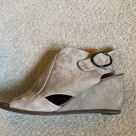 Buttery soft suede wedges! - Picture 9 of 10